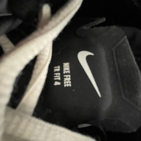 Nike “Free Run” black and white women’s size 8 running shoe. - Picture 11 of 11